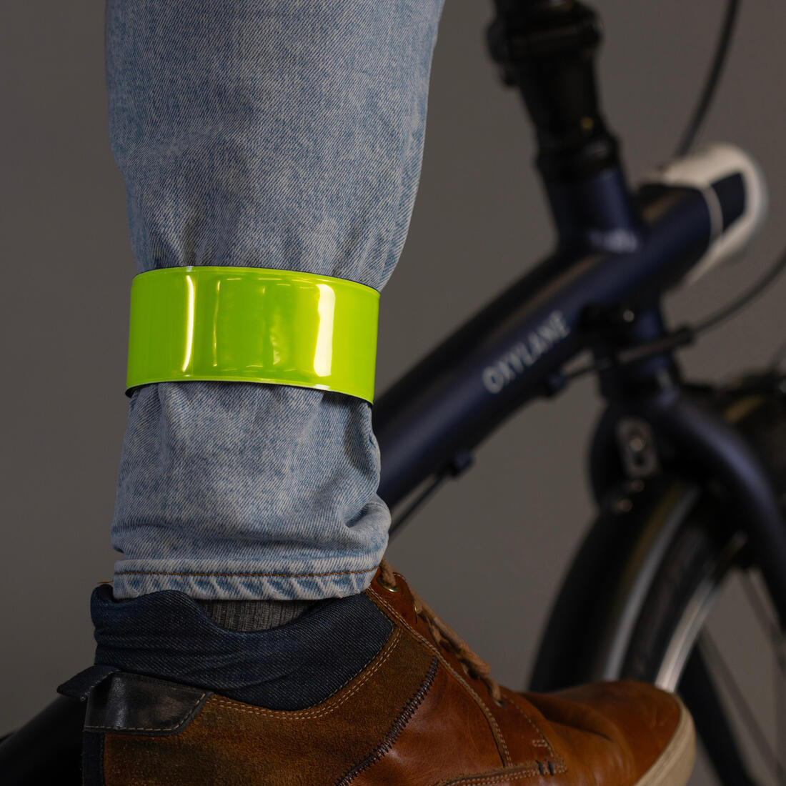 BRAZALETE DE VISIBILIDAD PARA BICICLETA AMARILLO FLUORESCENTE - Image 3