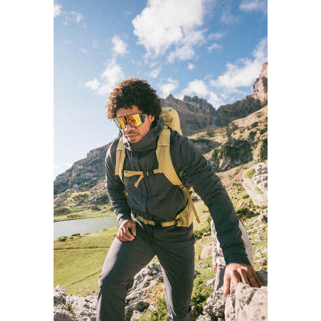Chaqueta impermeable de montaña y trekking con capucha Hombre Quechua MH900 - Image 20