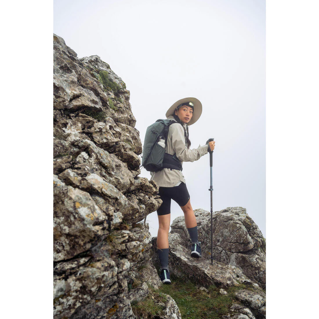 Chaqueta impermeable montaña y trekking Mujer Quechua MH500 - Image 9