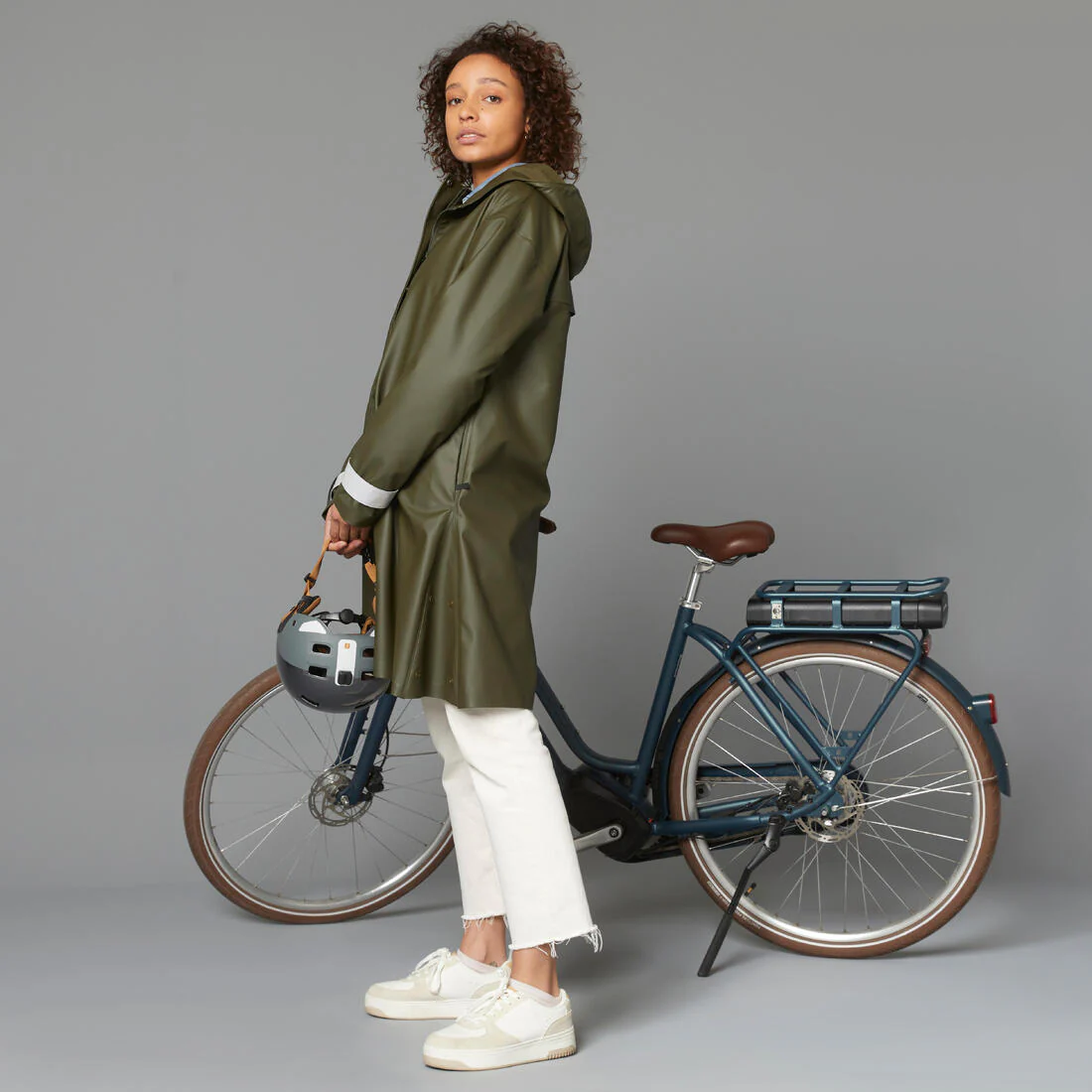 Chubasquero ciclismo Urbano Unisex Verde caqui - Image 16