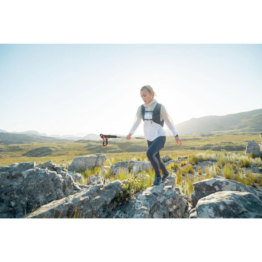Cortavientos de montaña y trekking ultraligero Mujer Quechua FH500 azul - Image 9