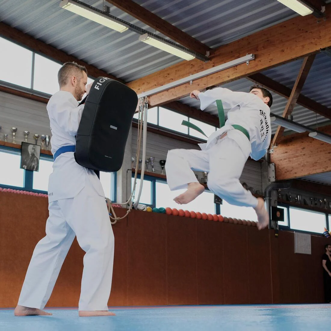 DOBOK TAEKWONDO OUTSHOCK 500 ADULTO BLANCO - Image 10