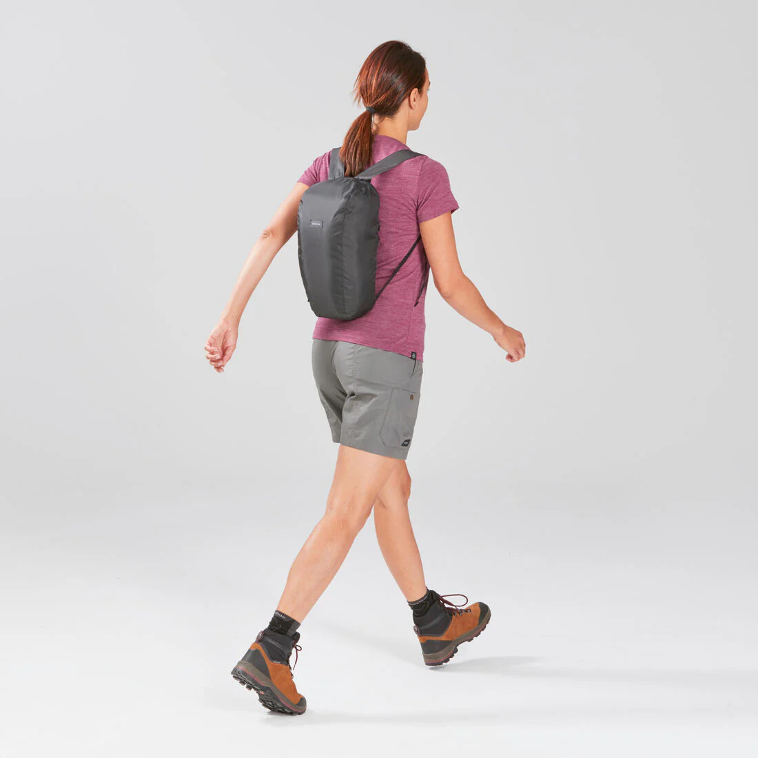 Mochila plegable de montaña y trekking viaje  10L Forclaz Compact - Image 24