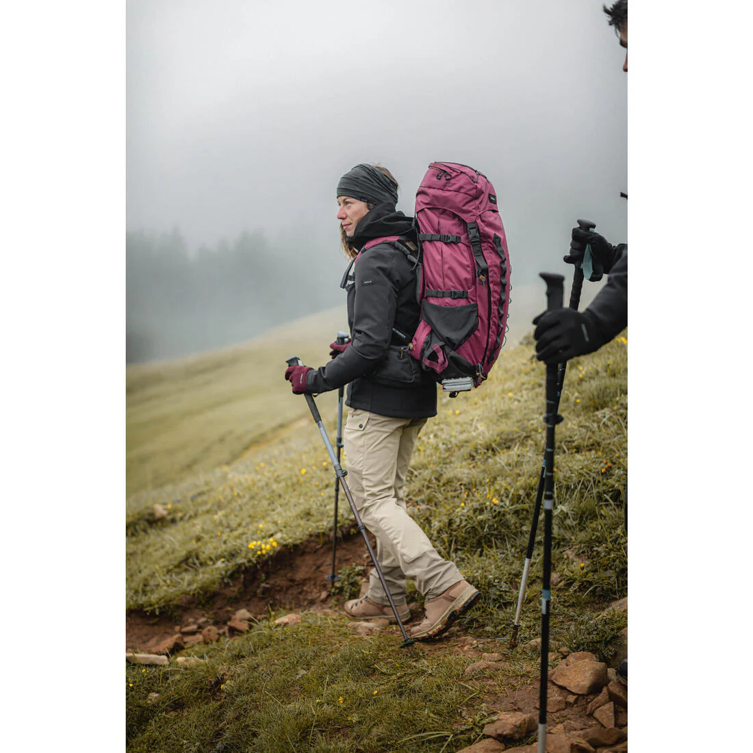 Softshell de montaña y trekking perlante cortavientos Mujer Forclaz MT500 - Image 6